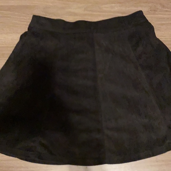 Black suede skater skirt - Picture 2 of 2